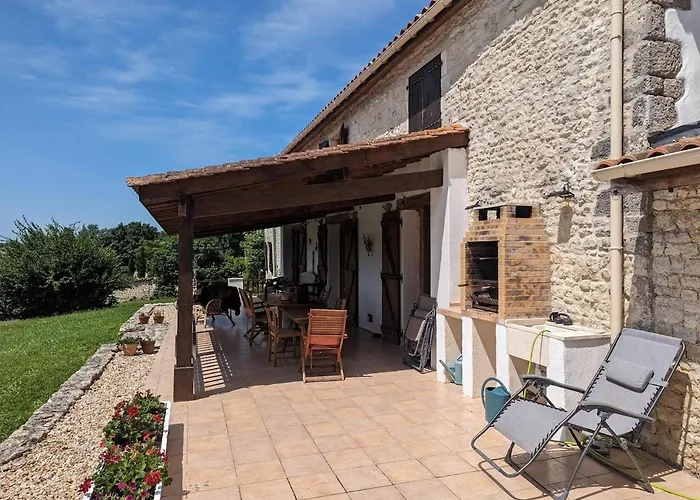 23, Grande Rue, Patreville, Val D'auge, Charente Сasa de vacaciones *