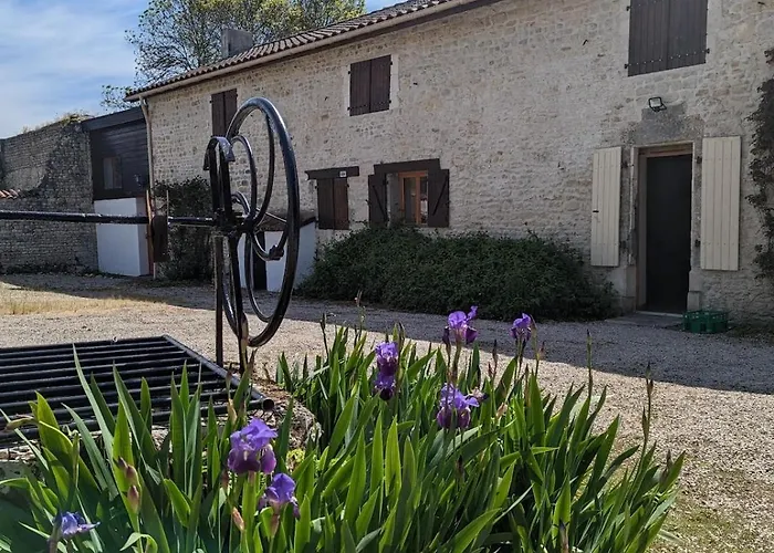 23, Grande Rue, Patreville, Val D'auge, Charente * Saint-Médard